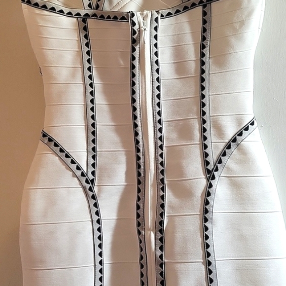 Fashion Nova Woman's White & Black Sleeveless Dress , Size: S - Picture 6 of 8